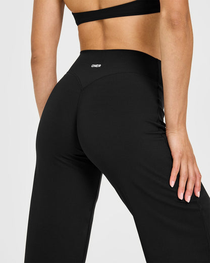 ShapeShift™ - Straight Leg Leggings